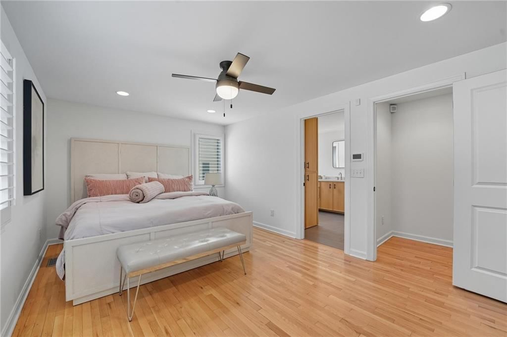 Photo 25 of 59 - 4805 W 69th Street