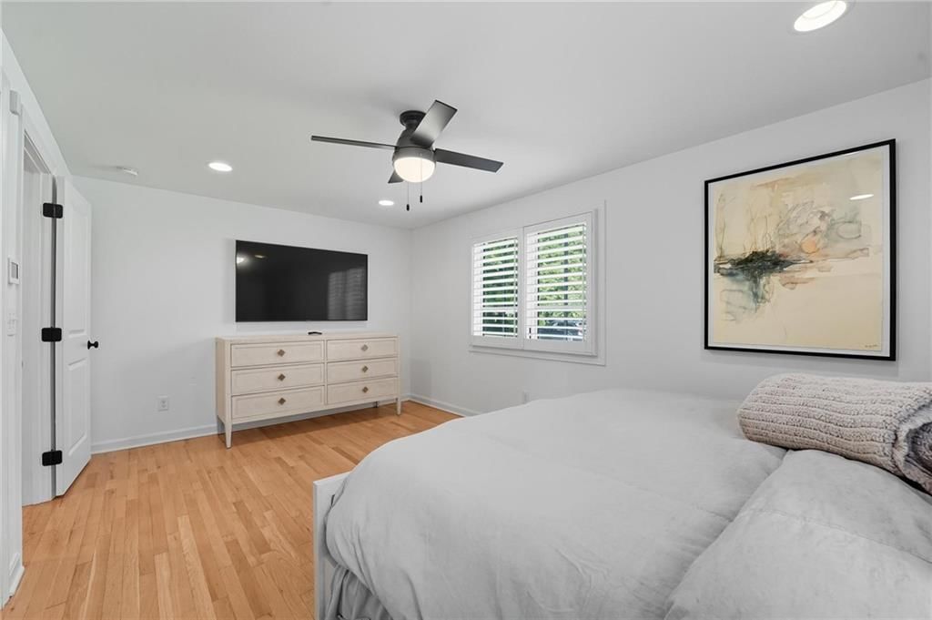 Photo 26 of 59 - 4805 W 69th Street