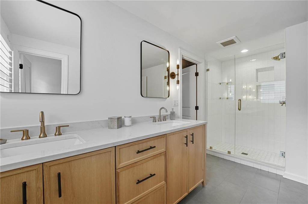 Photo 29 of 59 - 4805 W 69th Street