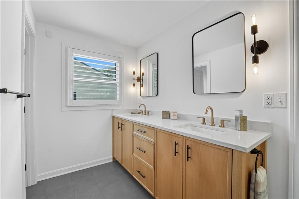 Photo 30 of 59 - 4805 W 69th Street