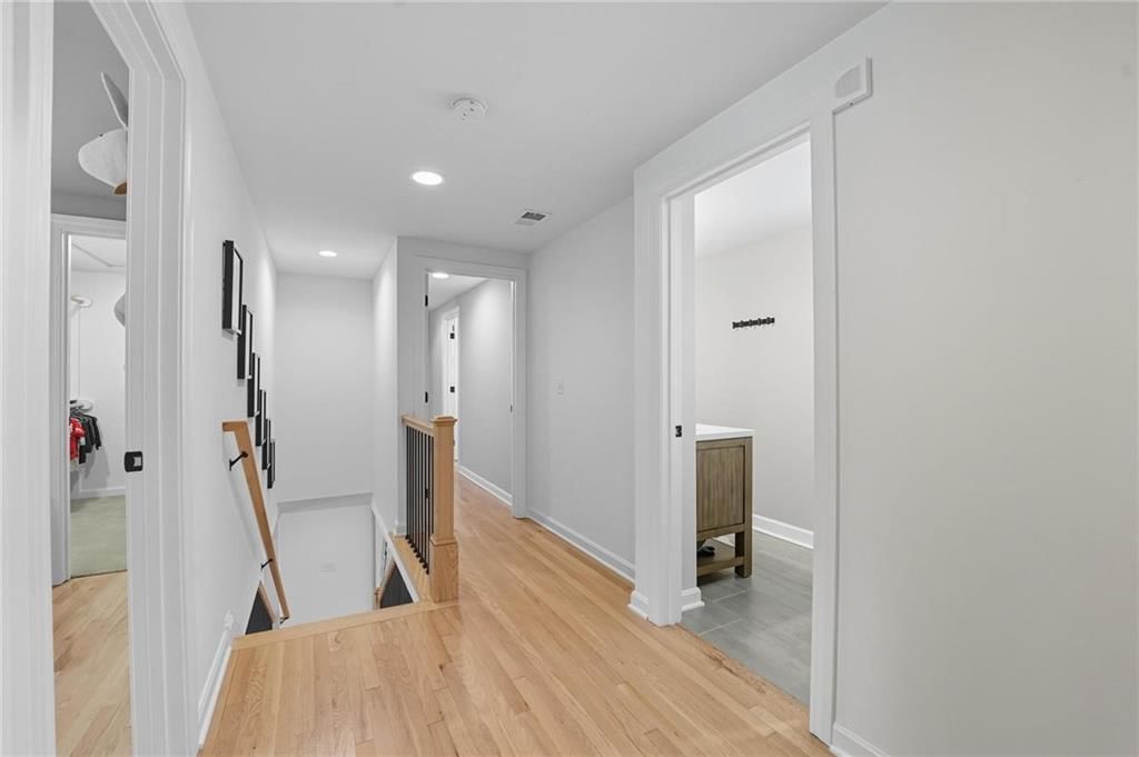Photo 31 of 59 - 4805 W 69th Street