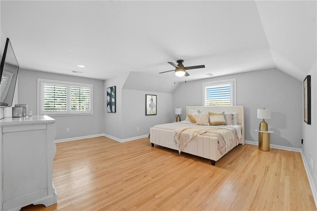 Photo 34 of 59 - 4805 W 69th Street