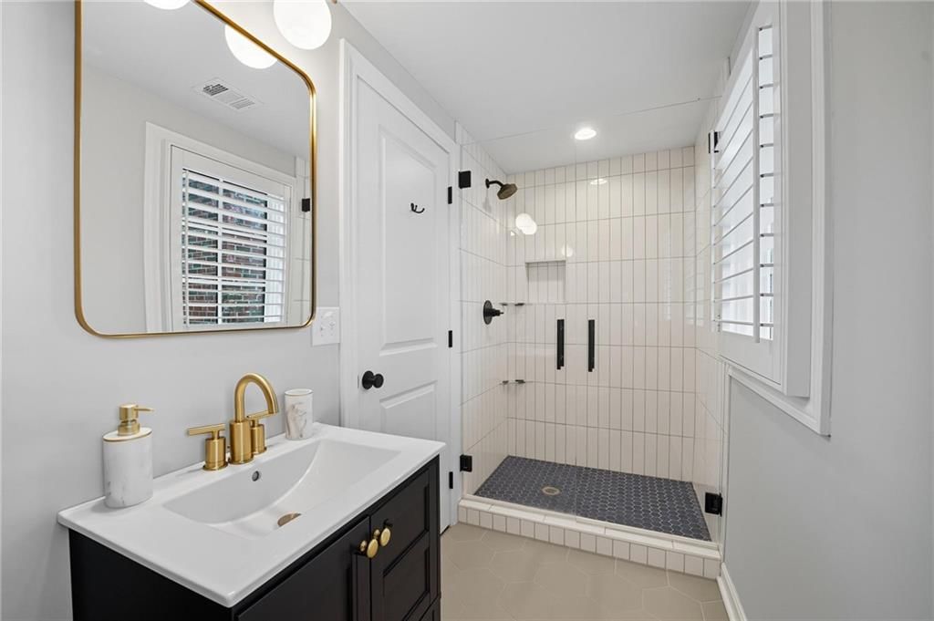 Photo 35 of 59 - 4805 W 69th Street