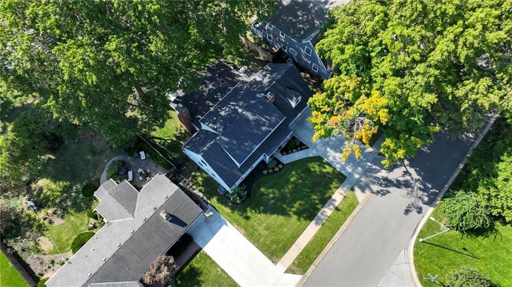 Photo 50 of 59 - 4805 W 69th Street