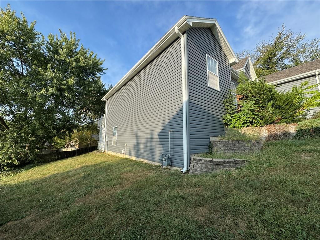 1219 Windcrest Court — photo 2