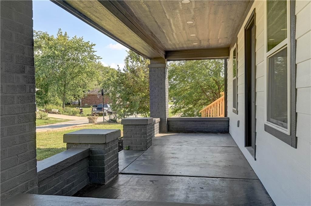 108 N McCart Street — photo 4
