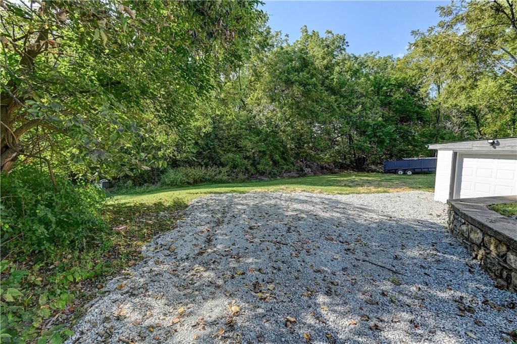 108 N McCart Street — photo 5