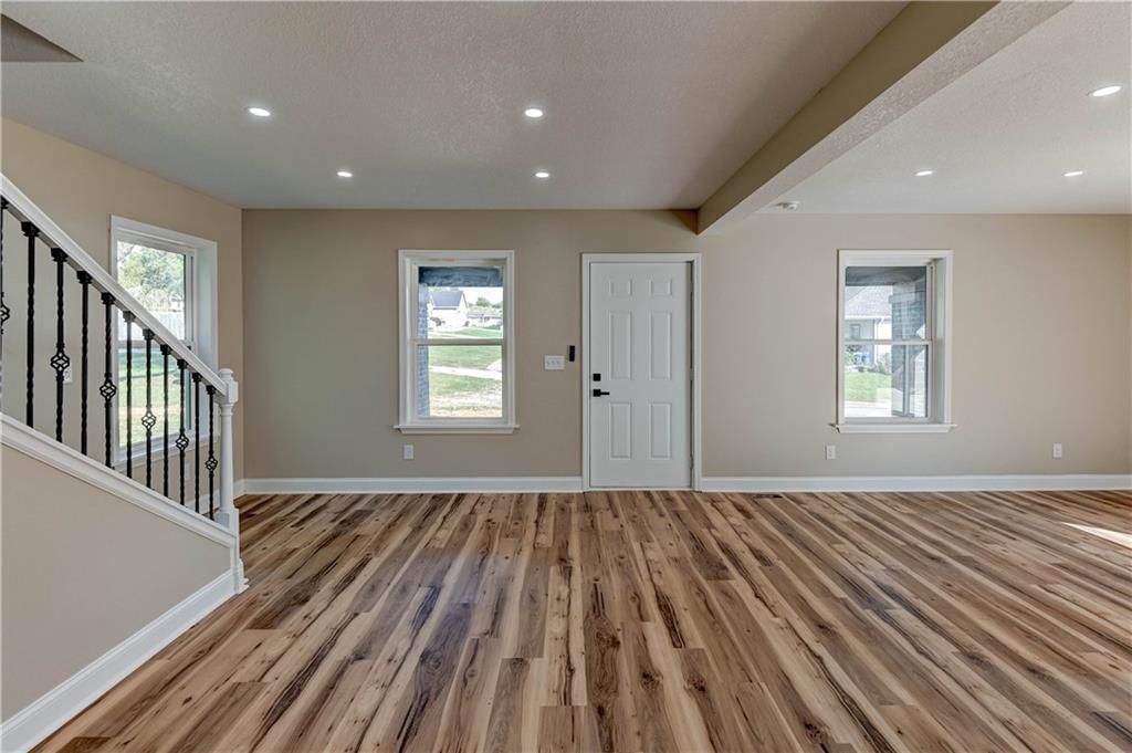 108 N McCart Street — photo 7