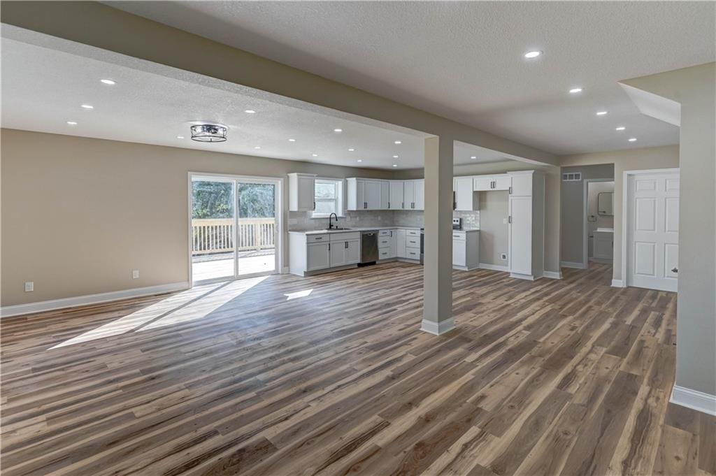 108 N McCart Street — photo 8