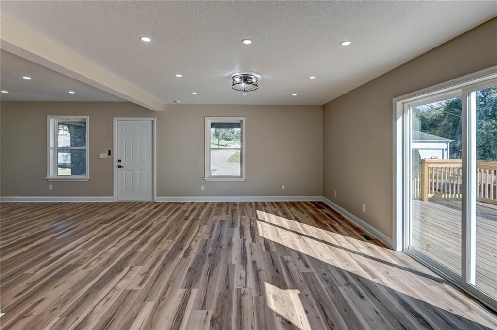 108 N McCart Street — photo 13