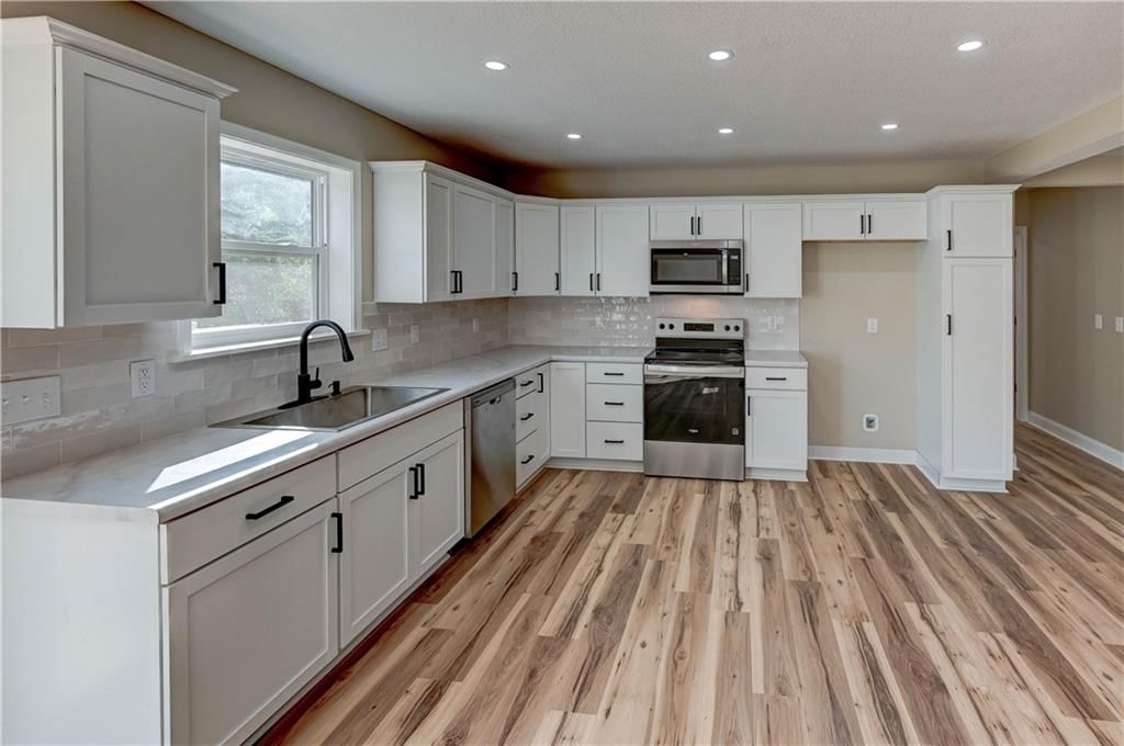 108 N McCart Street — photo 14