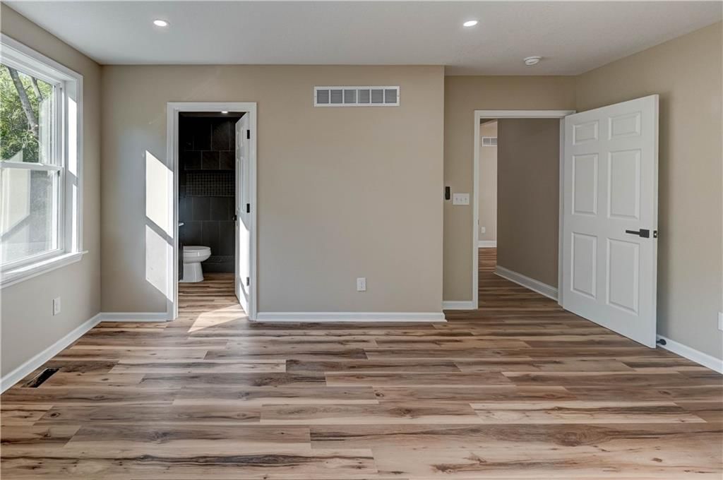 108 N McCart Street — photo 18