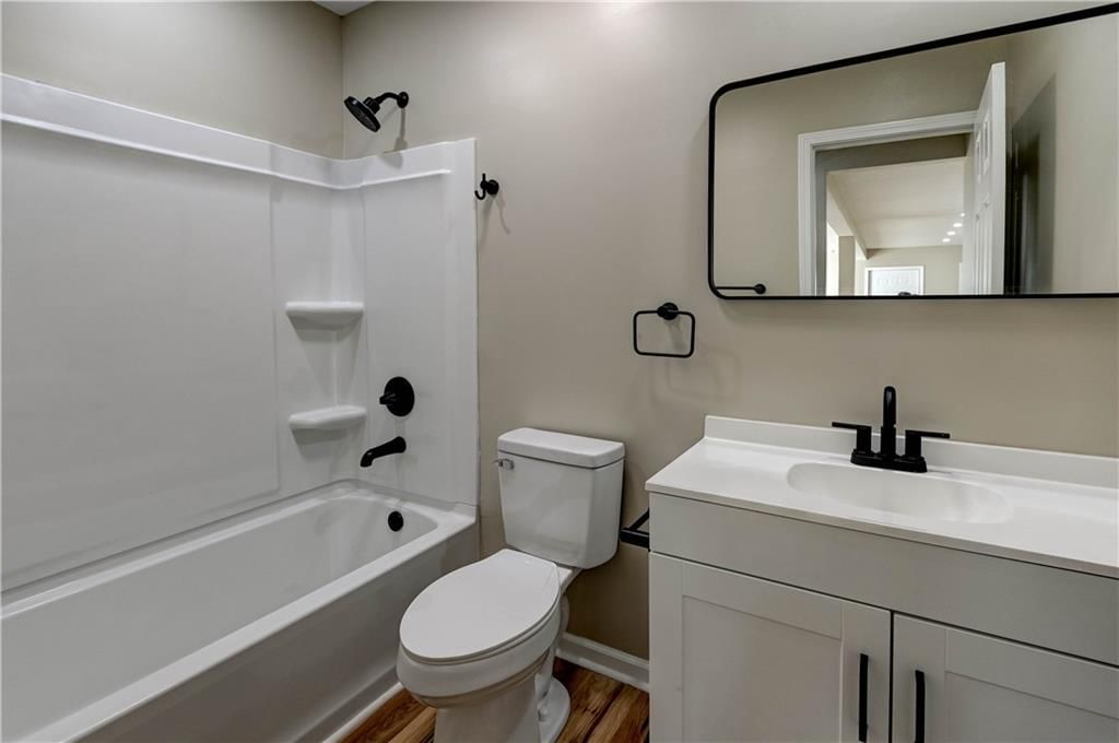 108 N McCart Street — photo 21