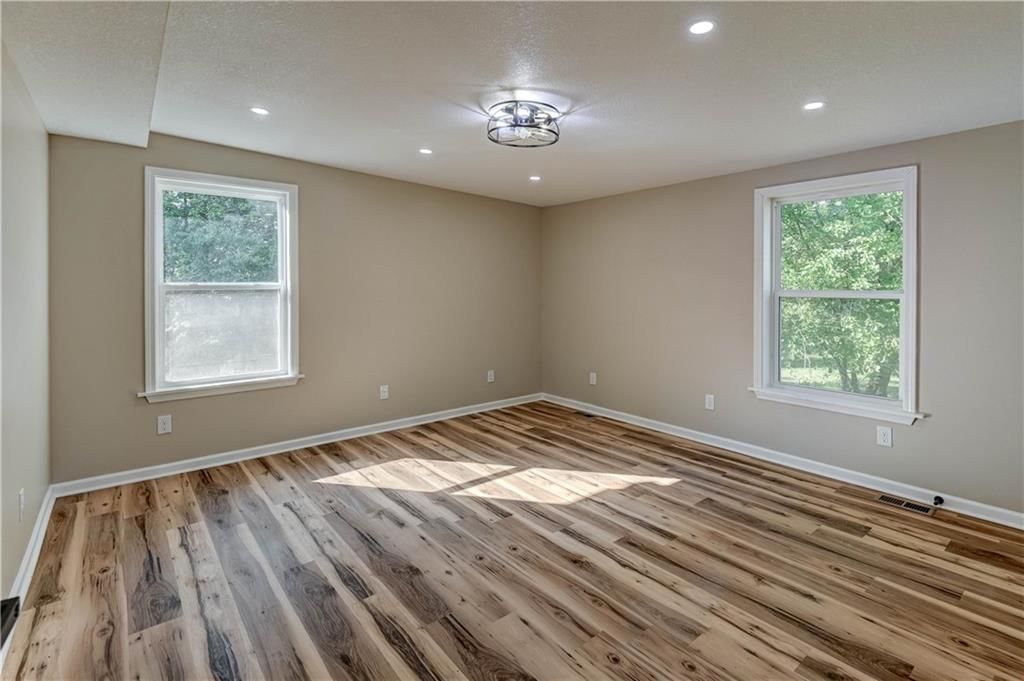 108 N McCart Street — photo 24