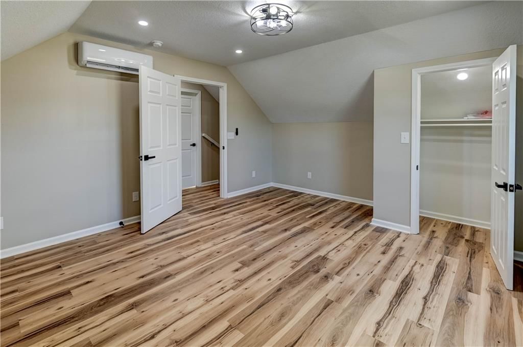 108 N McCart Street — photo 27