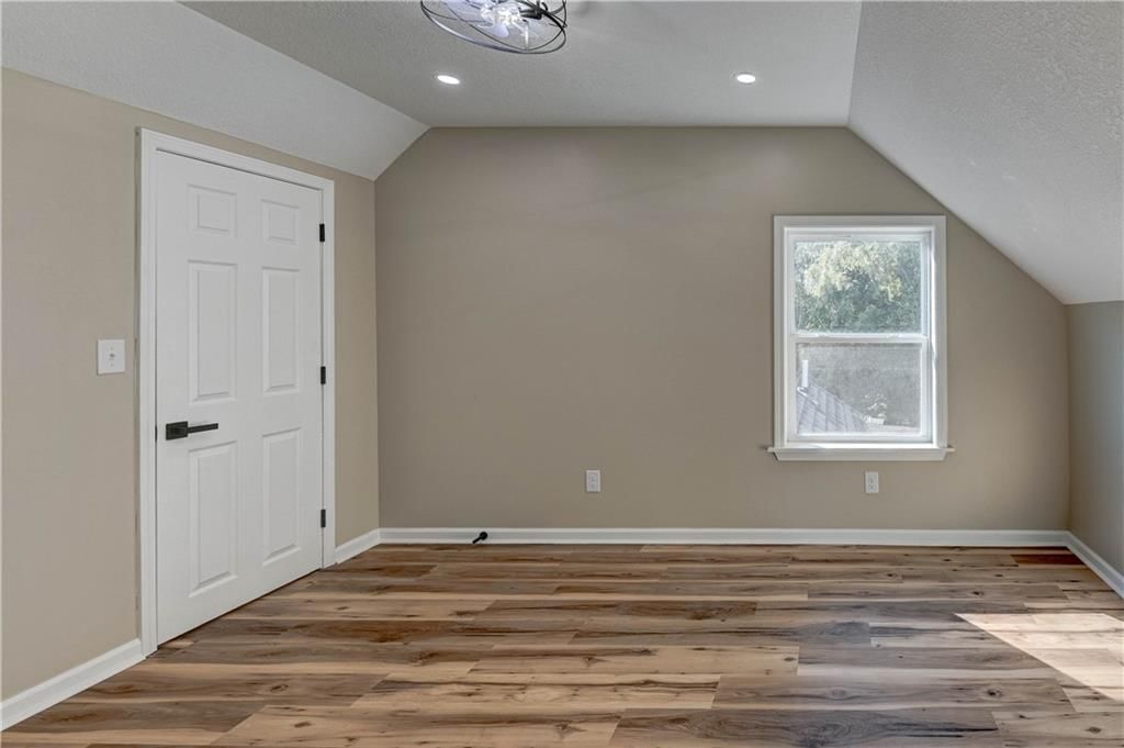108 N McCart Street — photo 29