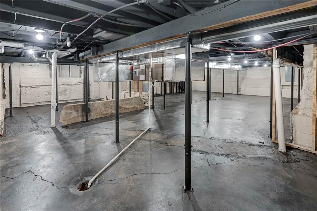 108 N McCart Street — photo 39