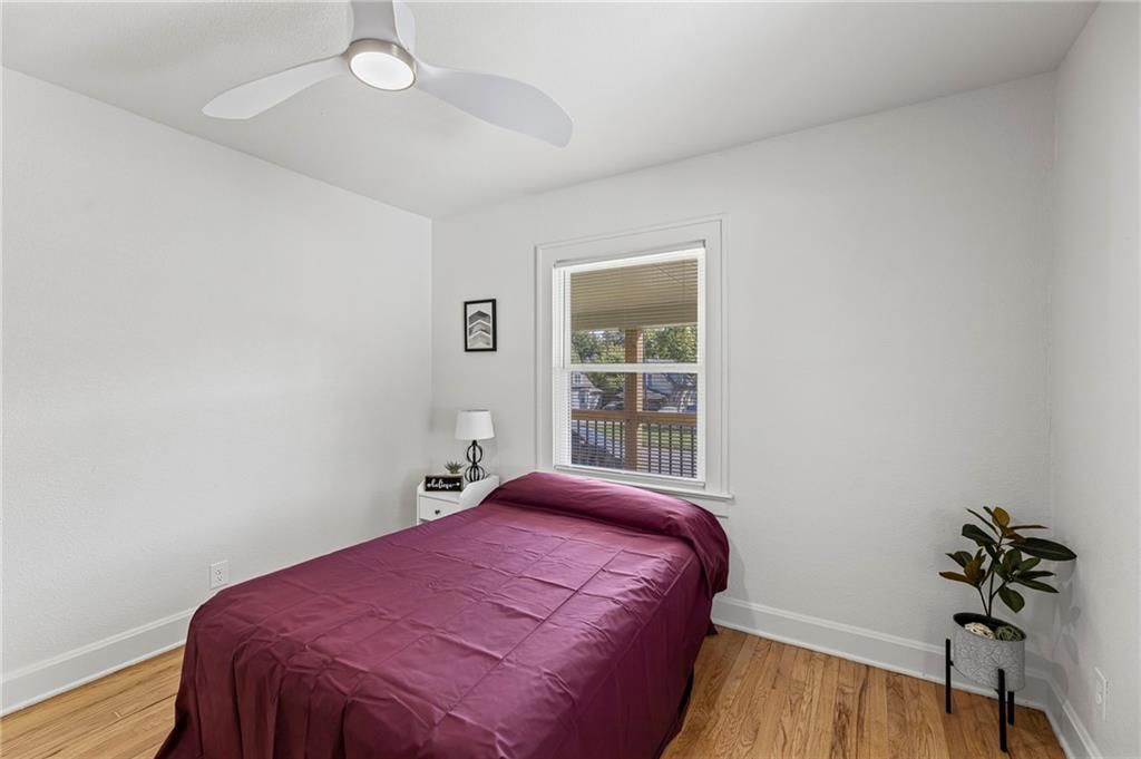 1864 Glendale Avenue — photo 12