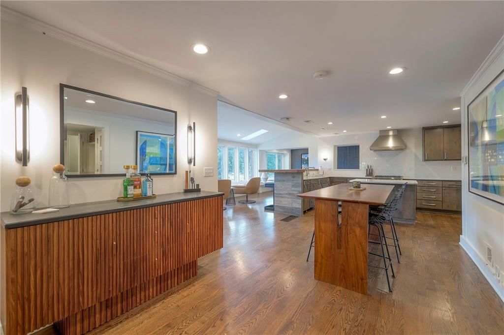132 Lakeshore Drive W — photo 15