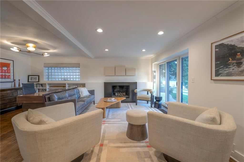 132 Lakeshore Drive W — photo 17