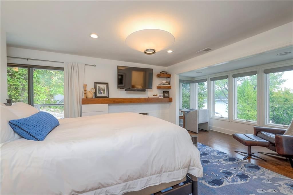 132 Lakeshore Drive W — photo 22