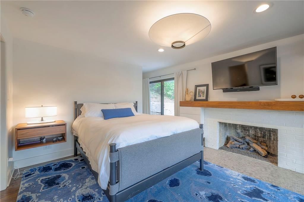 132 Lakeshore Drive W — photo 23