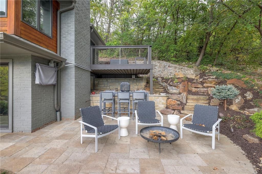 132 Lakeshore Drive W — photo 35
