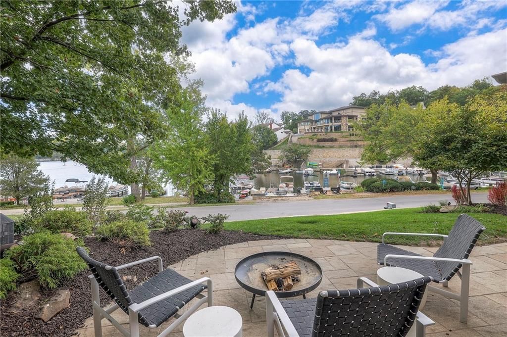 132 Lakeshore Drive W — photo 36
