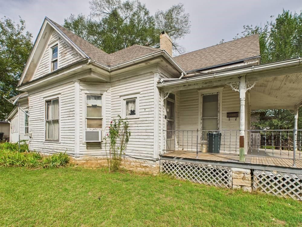 108 N Crawford Street — photo 4