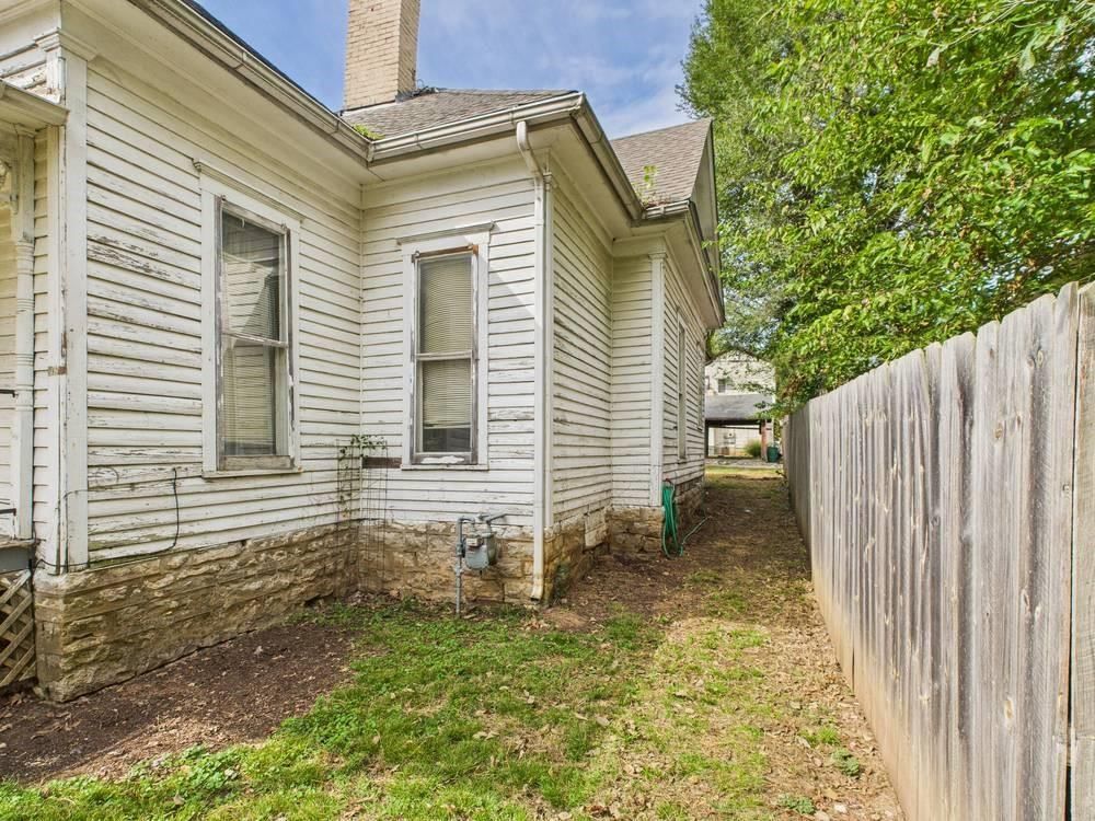 108 N Crawford Street — photo 7