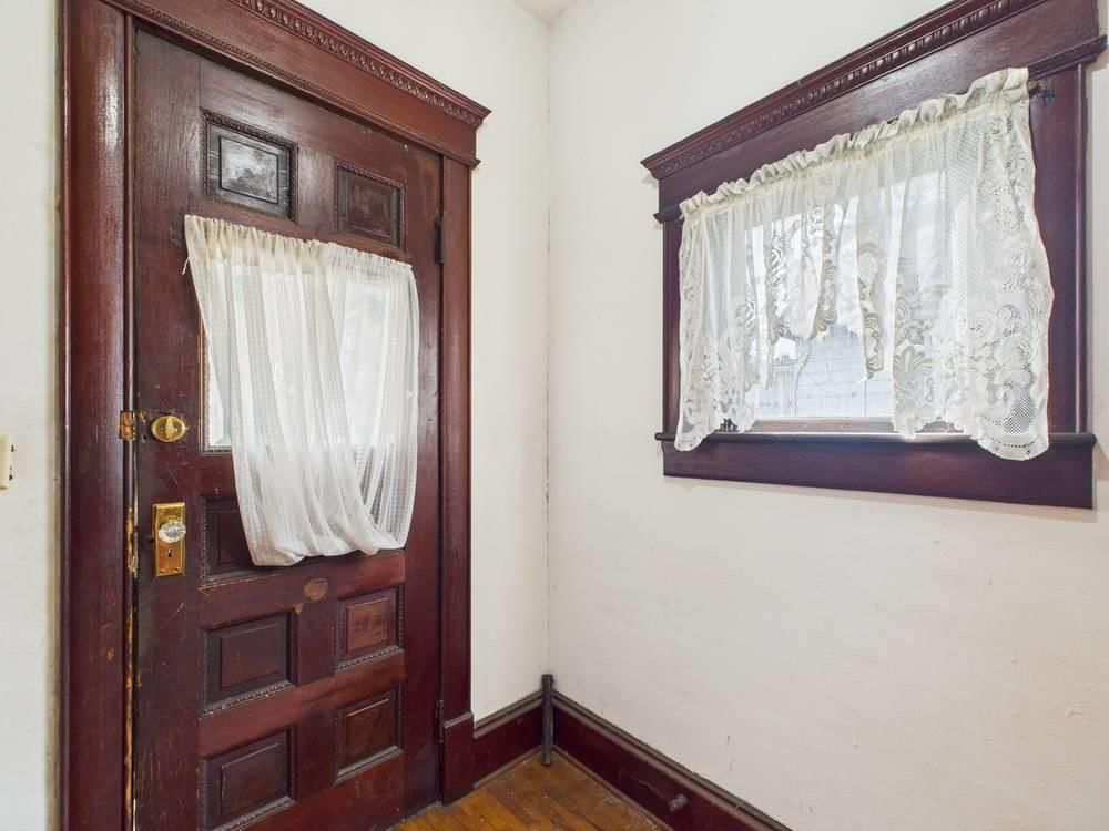108 N Crawford Street — photo 11