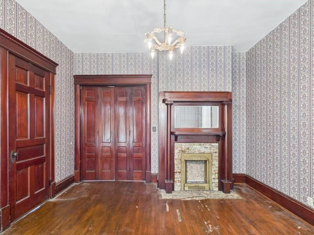 108 N Crawford Street — photo 13