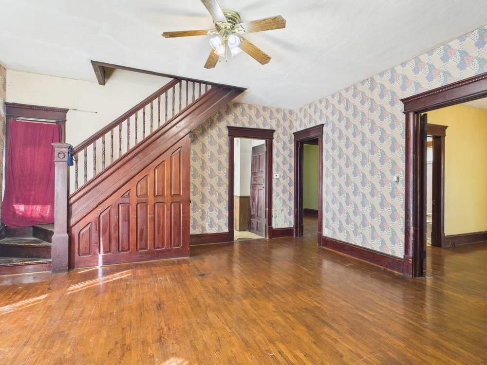 108 N Crawford Street — photo 16