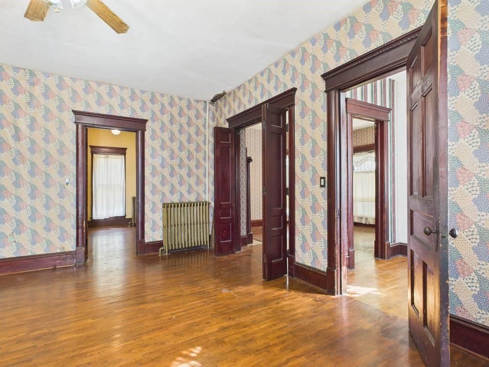 108 N Crawford Street — photo 17