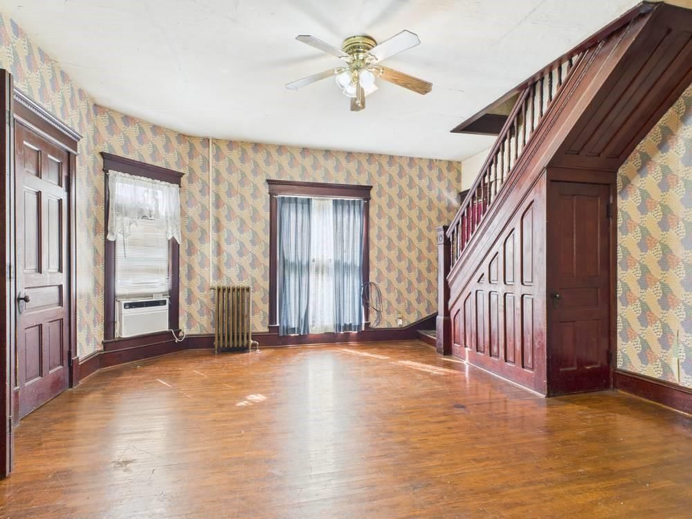 108 N Crawford Street — photo 20