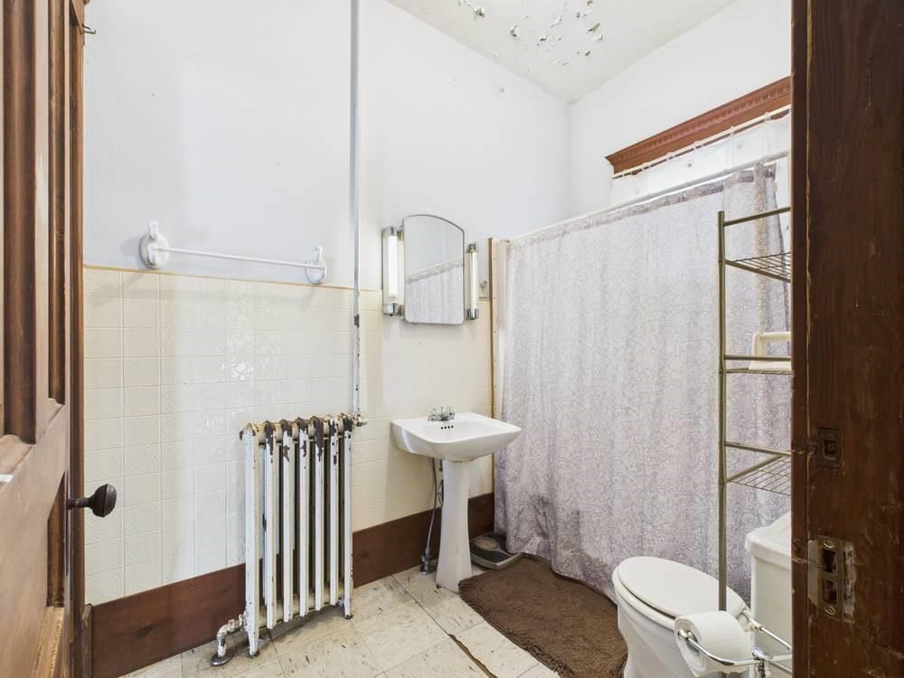 108 N Crawford Street — photo 24