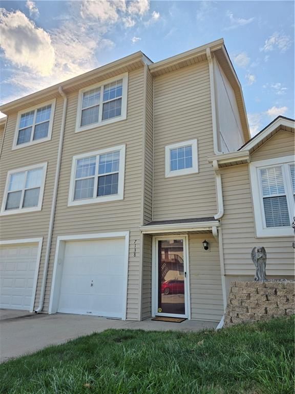 7138 NE KINGSTON Court — photo 2