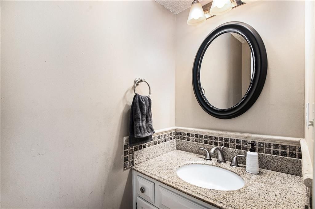 7138 NE KINGSTON Court — photo 13