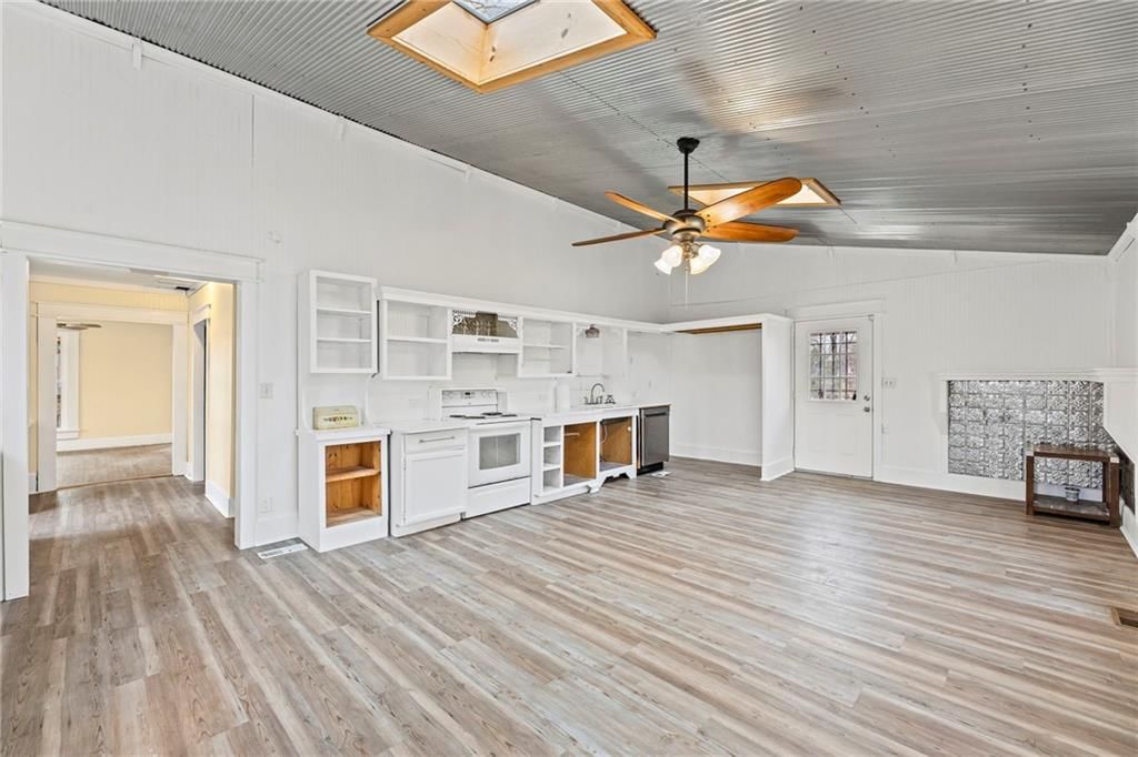 302 E Hulett Street — photo 15