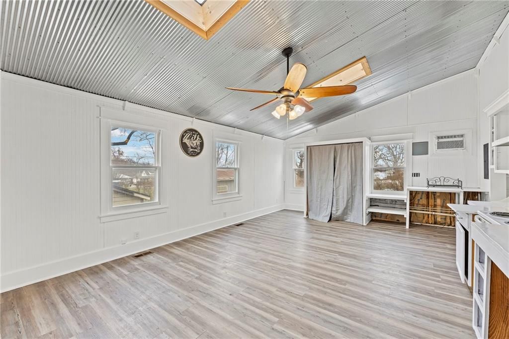 302 E Hulett Street — photo 17