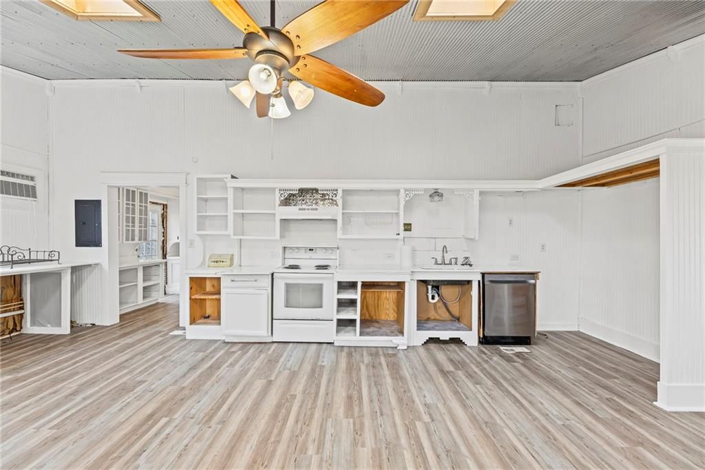 302 E Hulett Street — photo 18