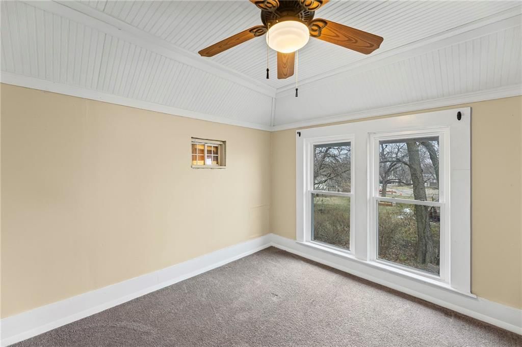 302 E Hulett Street — photo 27