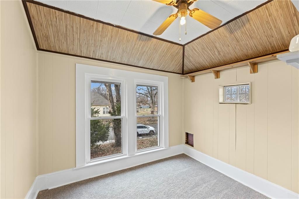 302 E Hulett Street — photo 29