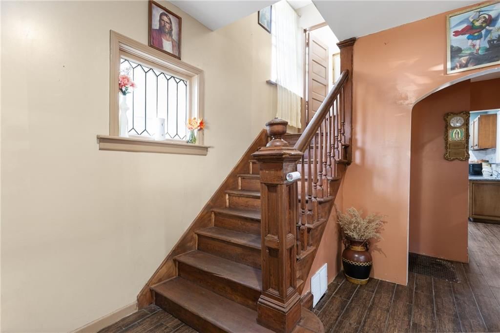 831 Tauromee Avenue — photo 8