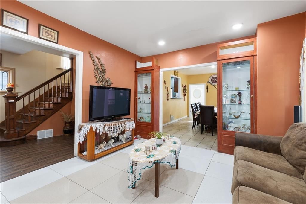 831 Tauromee Avenue — photo 10