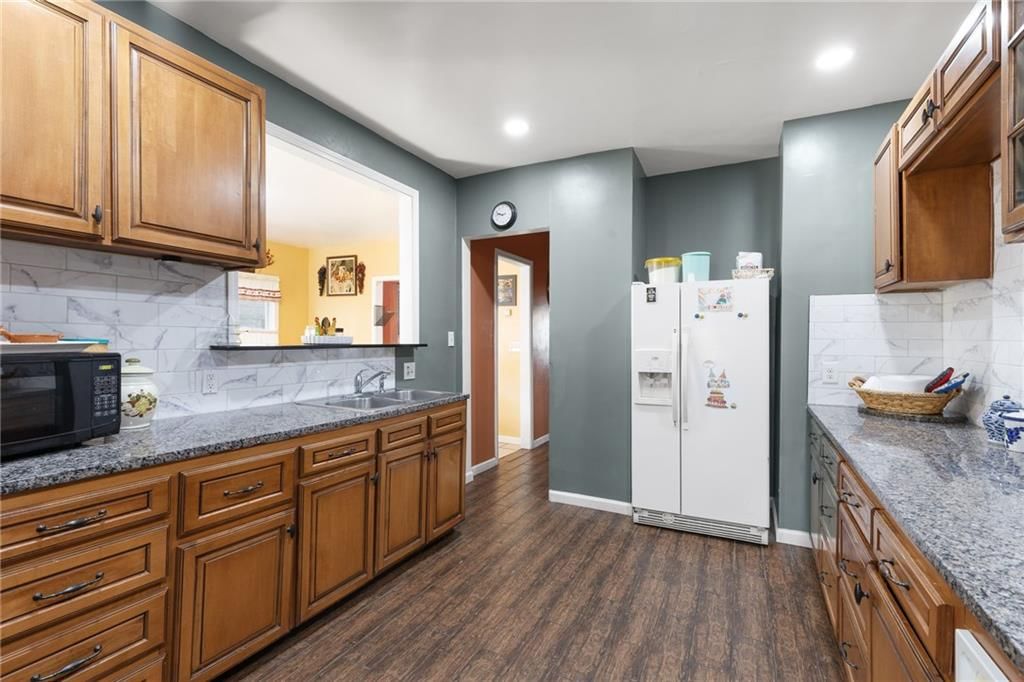 831 Tauromee Avenue — photo 17