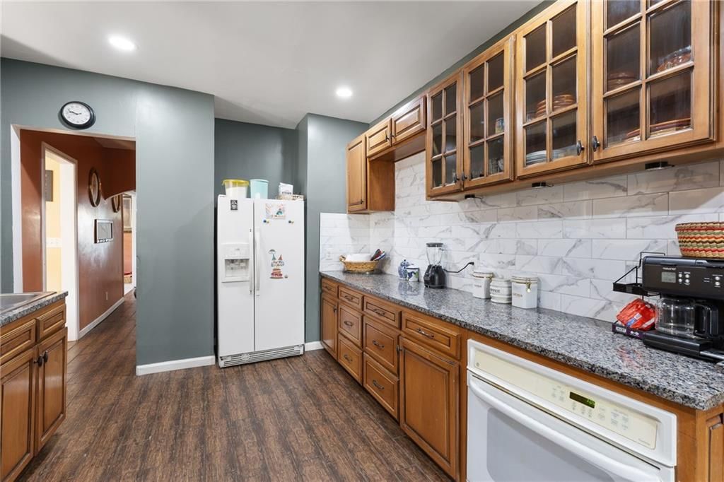 831 Tauromee Avenue — photo 18