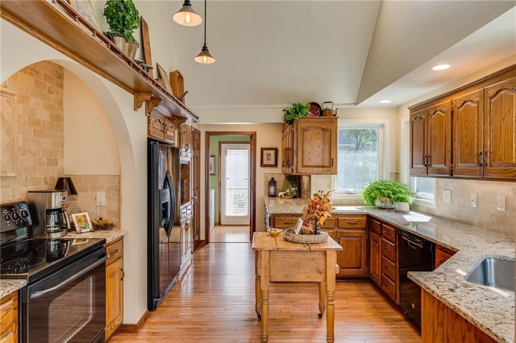 Photo 16 of 56 - 1507 NE 98th Street