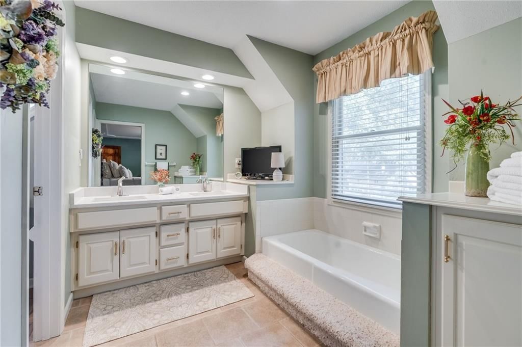 Photo 25 of 56 - 1507 NE 98th Street