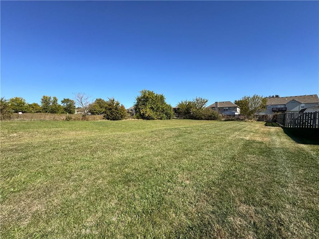 901 Lucy Webb Road — photo 2